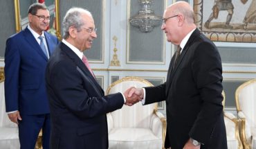 مروان العباسي يقدم لرئيس الجمهورية مستجدات الوضعية الإقتصادية للبلاد مروان العباسي يقدم لرئيس الجمهورية مستجدات الوضعية الإقتصادية للبلاد