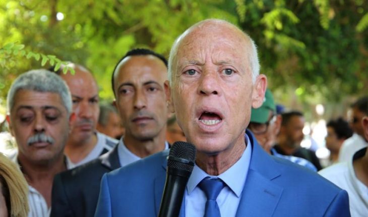 قيس سعيد لم يفهم أنّ كُلْ فُولْ لاهِي فِي نَوِّارُو