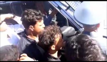 Maroc: Un gendarme séquestré dans sa voiture pour avoir giflé un professeur en mobylette Maroc: Un gendarme séquestré dans sa voiture pour avoir giflé un professeur en mobylette