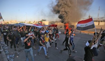 العراق : عدد القتلى بلغ أكثر من 250 شخصا والجرحى أكثر من تسعة آلاف والإحتجاجات ما زالت على أشدها العراق : عدد القتلى بلغ أكثر من 250 شخصا والجرحى أكثر من تسعة آلاف والإحتجاجات ما زالت على أشدها
