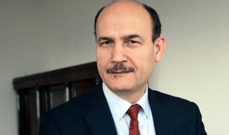 Le ministre khouanji Mongi Marzouk , على راسو ريشة , déserte