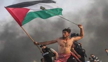 صحيفة « الغارديان » تختار صورة هذا الشاب الفلسطيني الغاضب كأجمل صورة لعام 2019 صحيفة « الغارديان » تختار صورة هذا الشاب الفلسطيني الغاضب كأجمل صورة لعام 2019
