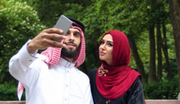 من هنا فصاعدا ، السلطات السعودية تسمح بدخول الرجال و النساء إلى المطاعم من نفس الباب من هنا فصاعدا ، السلطات السعودية تسمح بدخول الرجال و النساء إلى المطاعم من نفس الباب