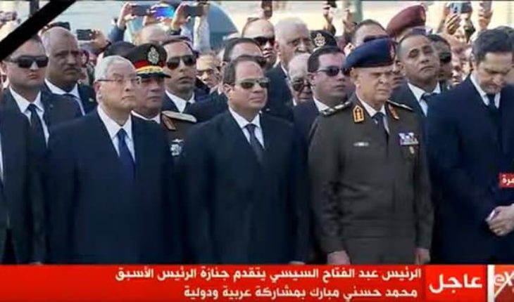 الرئيس السيسي يتقدم الجنازة العسكرية لتشييع جثمان الرئيس المصري الأسبق حسني مبارك