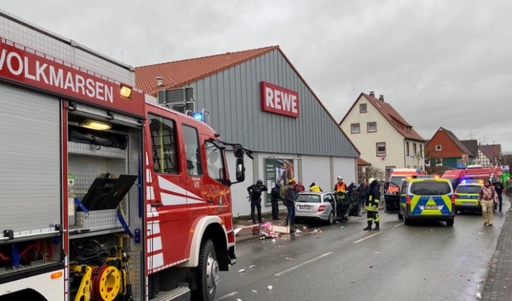 Allemagne : une voiture bélier fonce sur la foule et blesse plusieurs personnes