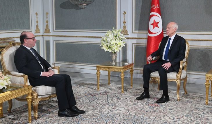 يتخاصمون حول الصلاحيات، تأملوا هذا البيان الفضيحة الصادر عن رئاسة الجمهورية