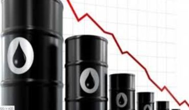 Les prix du pétrole continuent leur dégringolade Les prix du pétrole continuent leur dégringolade