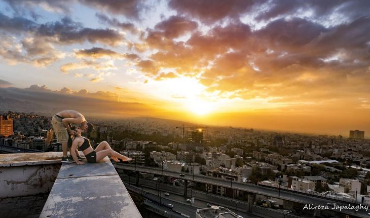 Une star de parkour écrouée en Iran pour des photos de baiser « trop suggestives »
