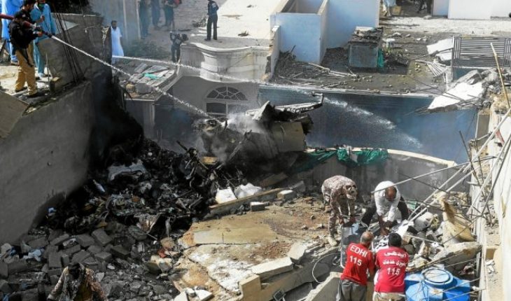 Un avion de ligne pakistanais s’écrase sur un quartier résidentiel à Karachi