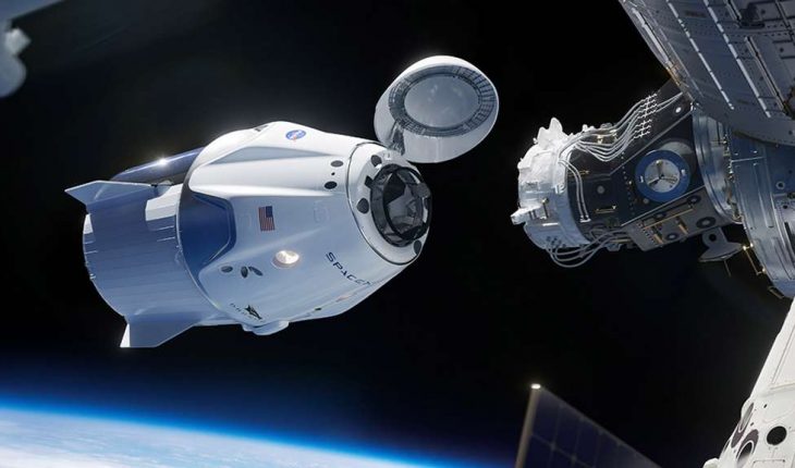 La capsule Dragon de SpaceX s’est amarrée avec succès à la Station spatiale internationale ( ISS )