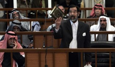 من مصحف صدام حسين إلى إنجيل دونالد ترامب من مصحف صدام حسين إلى إنجيل دونالد ترامب