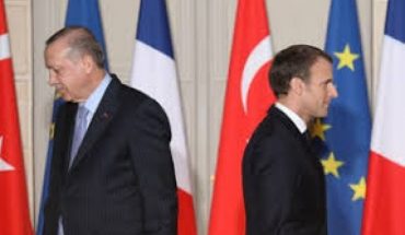 Emmanuel Macron dénonce un « jeu dangereux » de la Turquie en Libye Emmanuel Macron dénonce un « jeu dangereux » de la Turquie en Libye