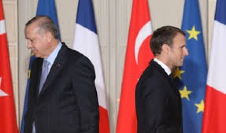 Emmanuel Macron dénonce un « jeu dangereux » de la Turquie en Libye