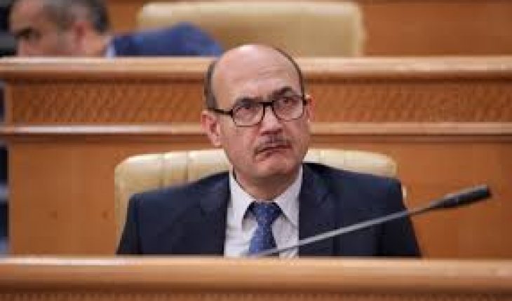 في قضية وزير الطاقة الإخواني العائد خِلْسَةً من فرنسا ، عبد اللطيف المكي يحاول استبلاه التونسيين من جديد