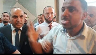 Ce castré S.Makhlouf ne mérite que de lui pisser dessus! Ce castré S.Makhlouf ne mérite que de lui pisser dessus!