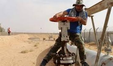 À ceux qui ont fermé la vanne du pétrole et ont arrêté la production du phosphate! À ceux qui ont fermé la vanne du pétrole et ont arrêté la production du phosphate!