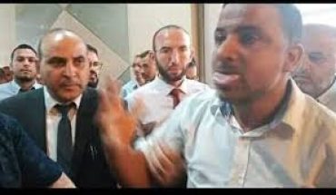 مجموعة «محامون لحماية الحقوق والحريات» تتضامن مع المحاميين سيف الدين مخلوف ومهدي زقروبة مجموعة «محامون لحماية الحقوق والحريات» تتضامن مع المحاميين سيف الدين مخلوف ومهدي زقروبة
