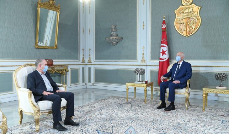قيس سعيّد يؤكد لنورالدين الطبوبي حرصه على ضمان الحريات والسهر على تطبيق الدستور قيس سعيّد يؤكد لنورالدين الطبوبي حرصه على ضمان الحريات والسهر على تطبيق الدستور