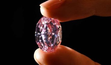 «Le Spectre de la Rose», un diamant russe exceptionnel, vendu à 26,6 millions de dollars «Le Spectre de la Rose», un diamant russe exceptionnel, vendu à 26,6 millions de dollars