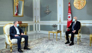 الطبوبي يعرض على قيس سعيد مبادرة اتحاد الشغل للخروج من الأزمة فرحين مسرورين الطبوبي يعرض على قيس سعيد مبادرة اتحاد الشغل للخروج من الأزمة فرحين مسرورين