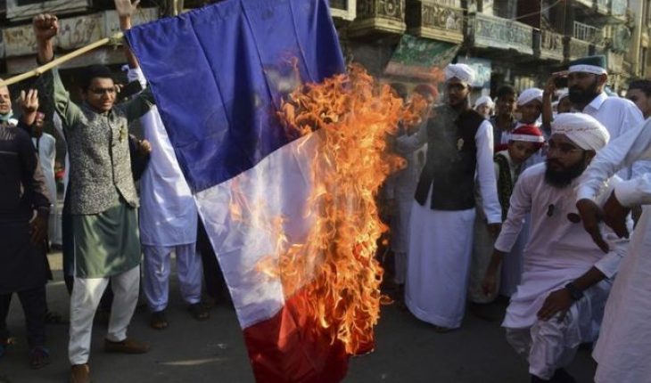 Al-Qaïda menace Emmanuel Macron pour avoir défendu le droit à la caricature
