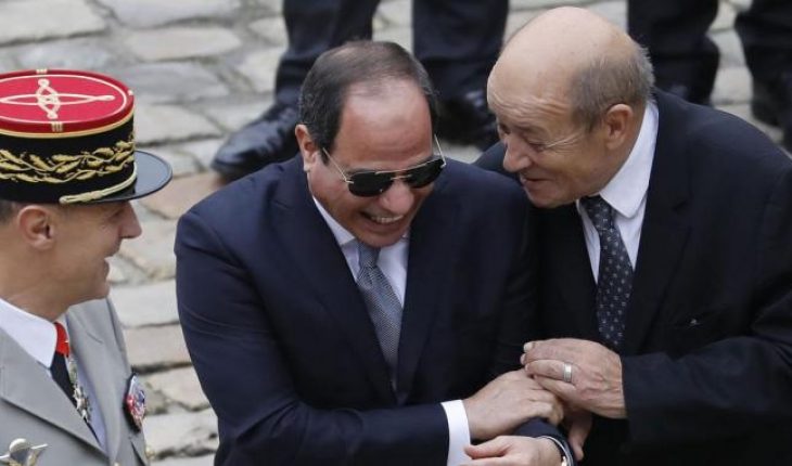 Jean-Yves Le Drian au Caire pour apaiser les esprits
