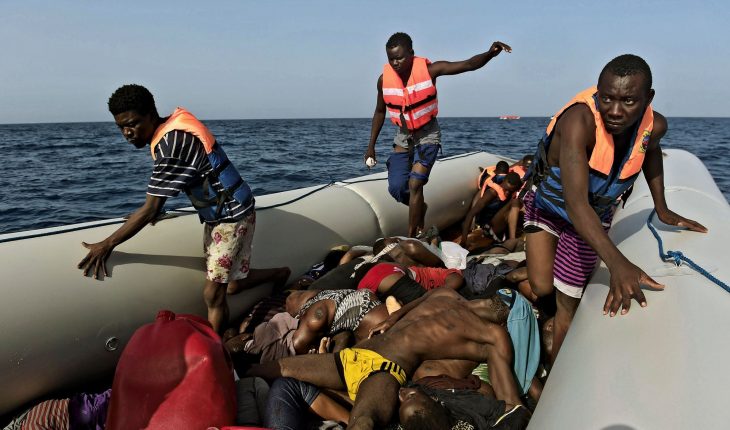 Vingt cadavres de migrants repêchés au large de Sfax