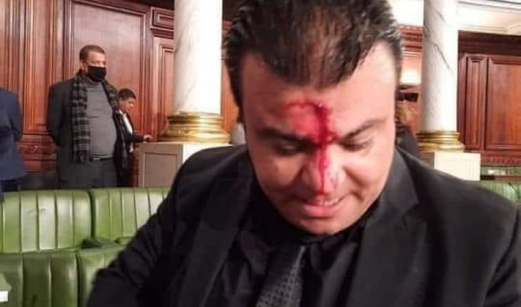 Rester dans la rue jusqu’à dissoudre l’assemblée