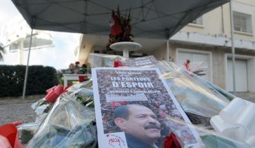 100 roses pour Chokri Belaid 100 roses pour Chokri Belaid