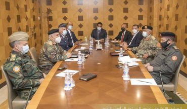 ليبيا : المجلس الرئاسي والحكومة الجديدان يبحثان توحيد المؤسسة العسكرية ليبيا : المجلس الرئاسي والحكومة الجديدان يبحثان توحيد المؤسسة العسكرية