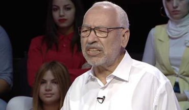 الإخواني راشد الغنوشي يدخل في إضراب جوع تضامنا مع السياسيين المضربين عن الطّعام الموقوفين في سجن المرناقية الإخواني راشد الغنوشي يدخل في إضراب جوع تضامنا مع السياسيين المضربين عن الطّعام الموقوفين في سجن المرناقية