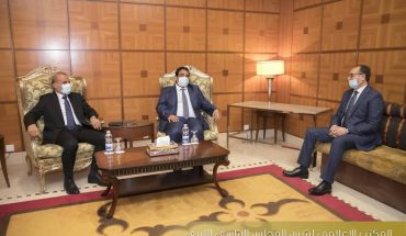 رئيس المجلس الرئاسي الليبي الجديد يستقبل سفير الجمهورية التونسية رئيس المجلس الرئاسي الليبي الجديد يستقبل سفير الجمهورية التونسية