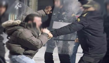 نقابة الصحفيين تعلق شراكتها مع وزارة الداخلية لاعتداءات أعوانها الممنهجة على الإعلاميين نقابة الصحفيين تعلق شراكتها مع وزارة الداخلية لاعتداءات أعوانها الممنهجة على الإعلاميين