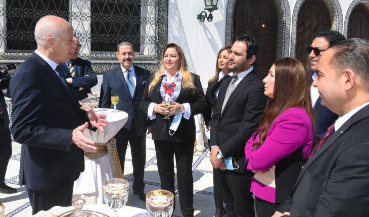 قيس سعيد يستمع إلى مشاغل الفنانين