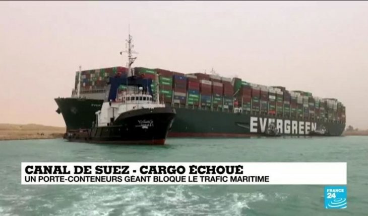 Le trafic du canal de Suez bloqué par un porte-conteneurs géant