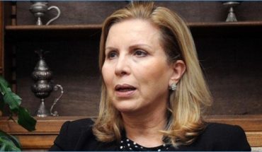 Ya Mme Loumi, si je suis électeur encore une fois, je ne voterai jamais pour toi. Ya Mme Loumi, si je suis électeur encore une fois, je ne voterai jamais pour toi.