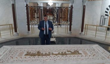 Ya Bouguelb ! Lotfi Zitoun se recueille devant la tombe du leader Bourguiba Ya Bouguelb ! Lotfi Zitoun se recueille devant la tombe du leader Bourguiba
