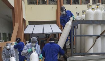 Pour faire face à la pandémie ravageuse du Covid, l’Algérie livre de l’oxygène médical à la Tunisie Pour faire face à la pandémie ravageuse du Covid, l’Algérie livre de l’oxygène médical à la Tunisie