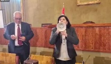 كلّ النواب اندثروا إلاّ كتلة الدستوري الحرّ… عبير لِلْخَوَنَة بالمرصاد كلّ النواب اندثروا إلاّ كتلة الدستوري الحرّ… عبير لِلْخَوَنَة بالمرصاد