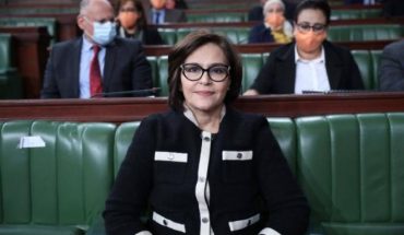 الدكتورة نائلة السليني تمسح الأرض بوزيرة المرأة، العَوْرَة إيمان الزهواني هويمل الدكتورة نائلة السليني تمسح الأرض بوزيرة المرأة، العَوْرَة إيمان الزهواني هويمل