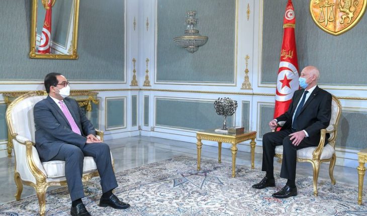 عند اسقباله لعماد بوخريص، قيس سعيد يؤكد أن المشيشي أقال من يقاوم الفساد