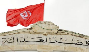 جمية القضاة الشبان تدعو إلى اضراب مفتوح أو الإستقالة الجماعية إذا حُلّ مجلس القضاء جمية القضاة الشبان تدعو إلى اضراب مفتوح أو الإستقالة الجماعية إذا حُلّ مجلس القضاء
