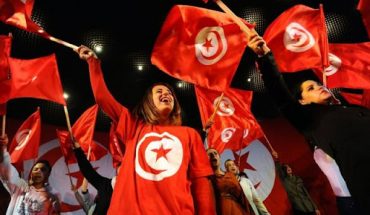 ما نراه حلًّا ولا حلَّ آخر ما نراه حلًّا ولا حلَّ آخر