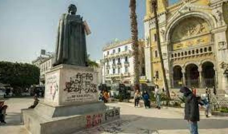 Ibn Khaldoun semble fondre et se liquéfier aslan