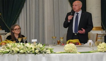 رَبَطَ بين ليلة القدر وعيد الفطر وقفز عن عيد الشغل.. الرئيس يُشهر اللاّءات ويبشّر بالمفاجآت رَبَطَ بين ليلة القدر وعيد الفطر وقفز عن عيد الشغل.. الرئيس يُشهر اللاّءات ويبشّر بالمفاجآت