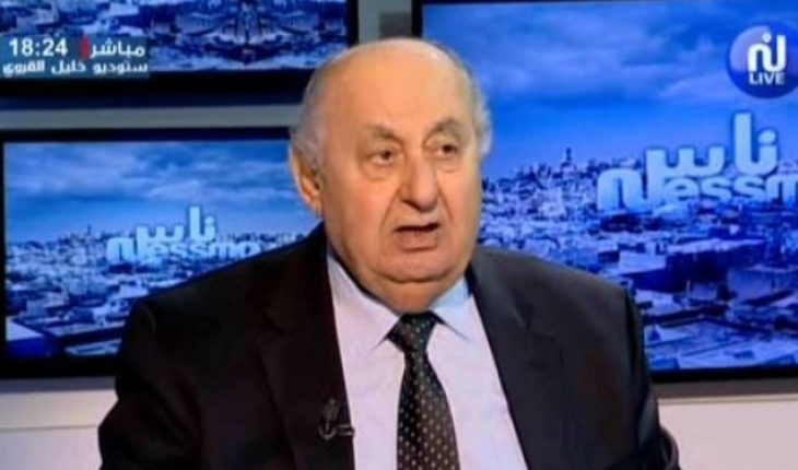 قيس سعيد يعيّن شيخا متقاعدا فاشلا لكتابة دستور جمهوريته الجديدة