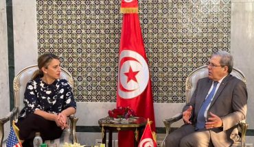 عثمان الجرندي يحاول إقناع مساعدة وزير الخارجية الأمريكية ببرنامج قيس سعيد السياسي عثمان الجرندي يحاول إقناع مساعدة وزير الخارجية الأمريكية ببرنامج قيس سعيد السياسي