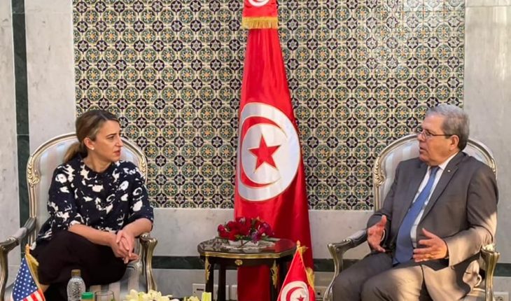 عثمان الجرندي  يحاول إقناع مساعدة وزير الخارجية الأمريكية ببرنامج قيس سعيد السياسي