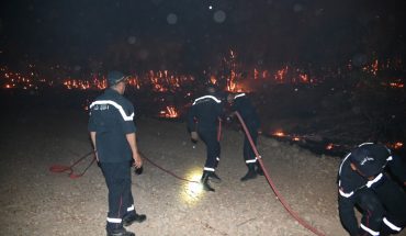 وزارة الداخلية تؤكد السيطرة بنسبة كبيرة على حريق جبل برج السدرية ما عدا بعض الجيوب وزارة الداخلية تؤكد السيطرة بنسبة كبيرة على حريق جبل برج السدرية ما عدا بعض الجيوب