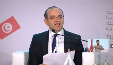 Bouaskar a trouvé des urnes oubliées dans un camion !! Bouaskar a trouvé des urnes oubliées dans un camion !!